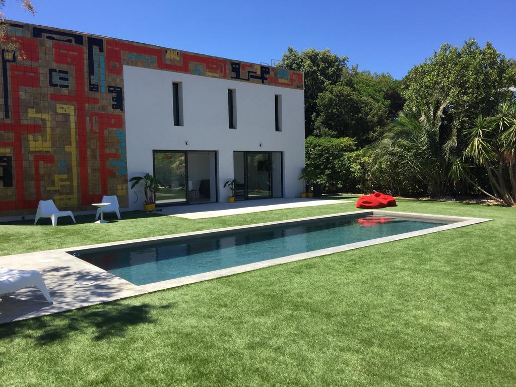 Le Cube Hotel Design A Hyeres Plage Avec Piscine Et Cuisine Luaran gambar